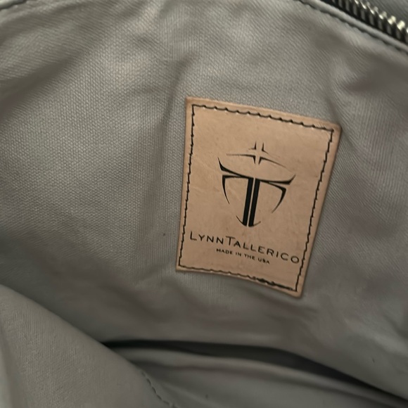 Crossbody made in the US leather metallic silver - Picture 4 of 4